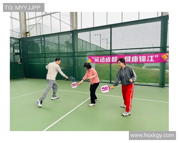 成都网球队在钻石联赛中的团队协作展现出卓越实力与默契配合 成都网球队在钻石联赛中的团队协作展现出卓越实力与默契配合