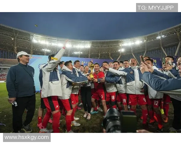 足球界哀悼潮涌现11位传奇明星离世引发球迷深切怀念 足球界哀悼潮涌现11位传奇明星离世引发球迷深切怀念